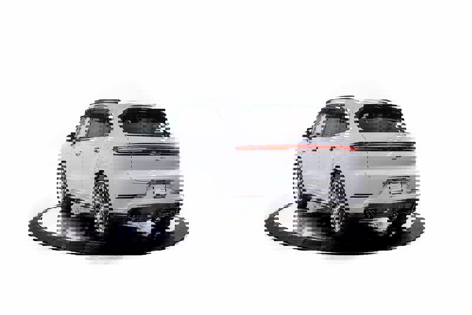 New 2026 Porsche Cayenne Turbo image 3