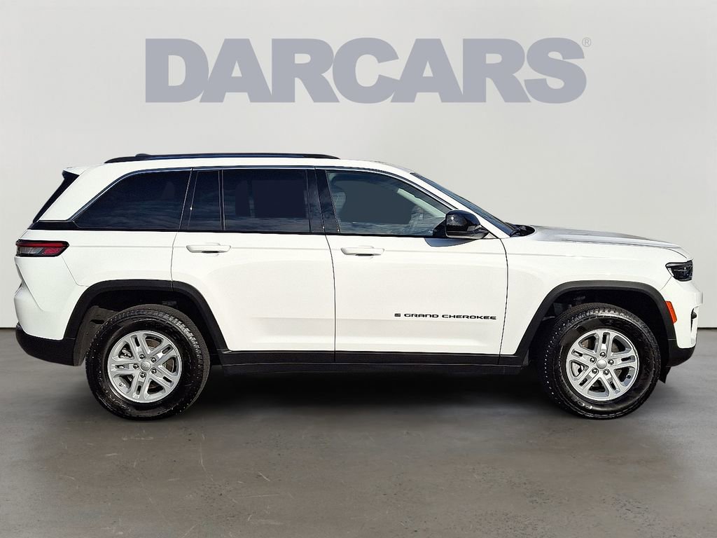 Used 2023 Jeep Grand Cherokee Laredo image 7