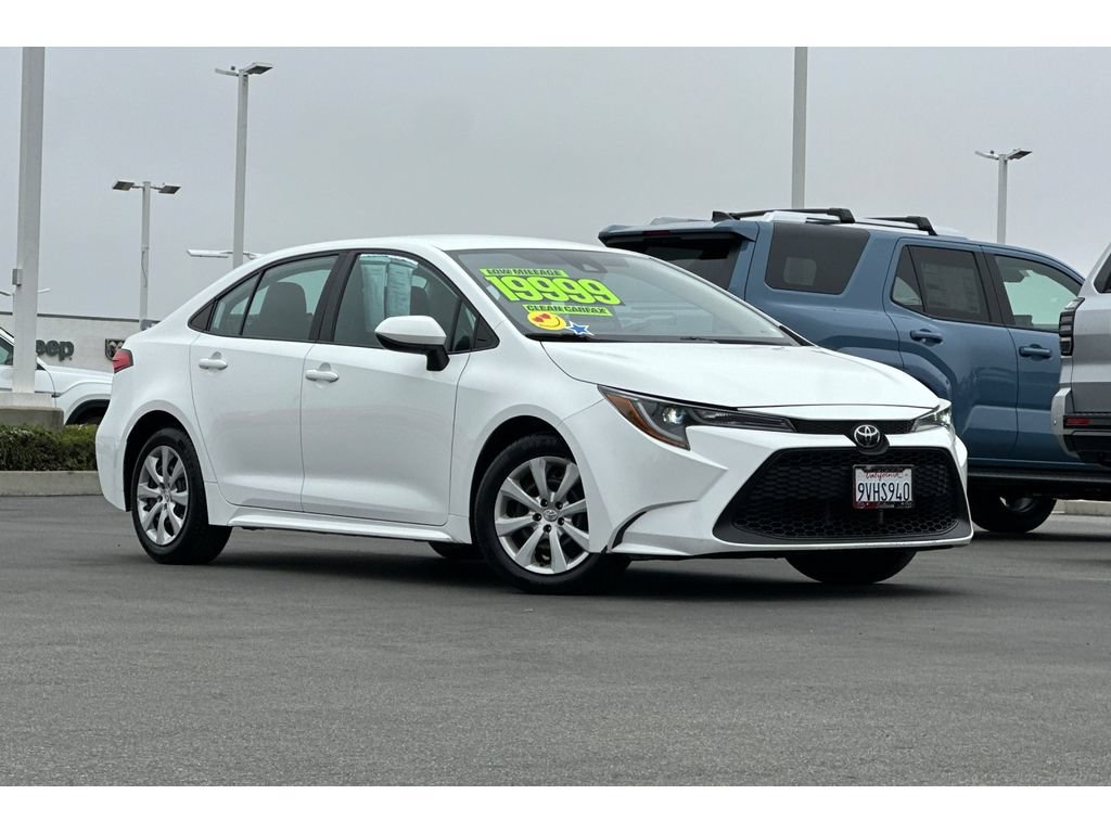 Used 2022 Toyota Corolla LE FWD image 2