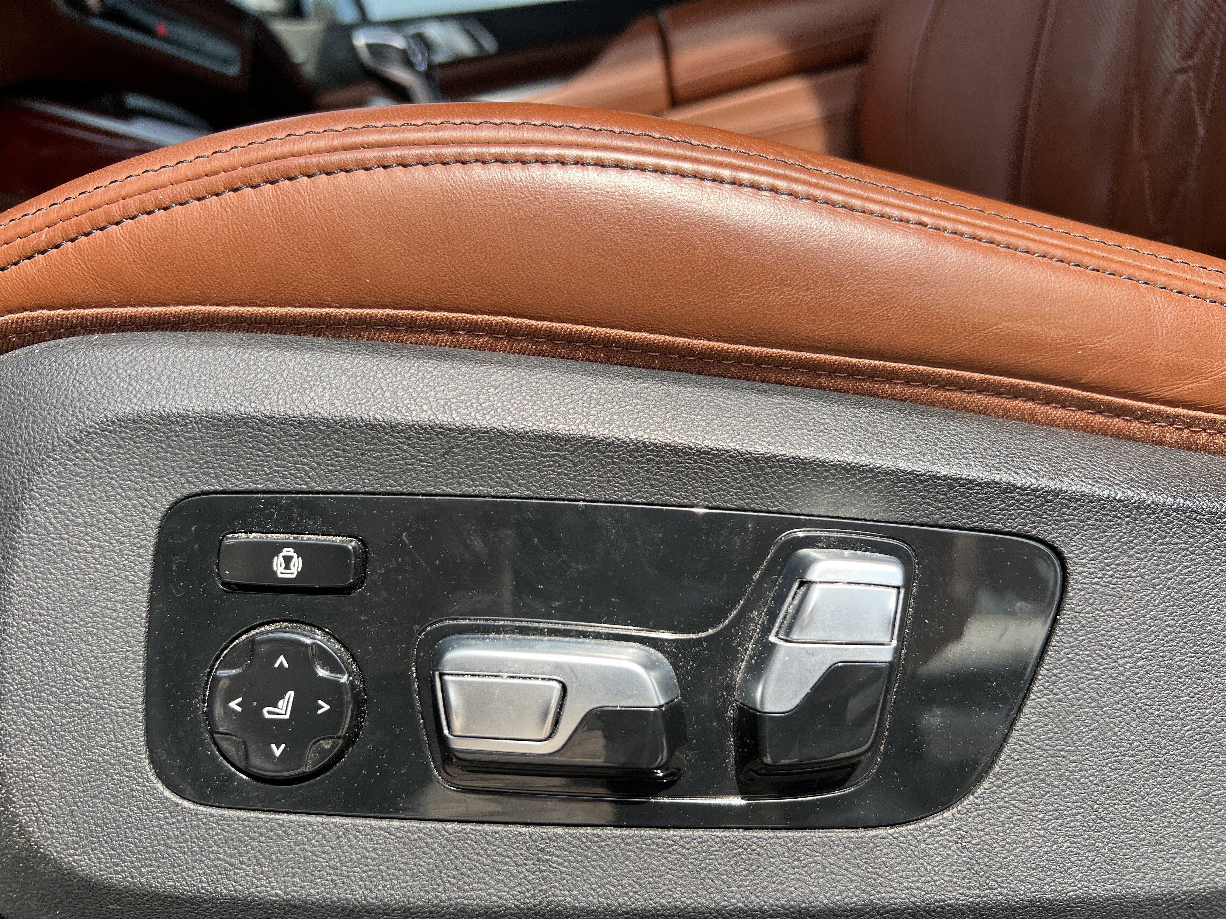 Used 2024 BMW ALPINA XB7 image 39