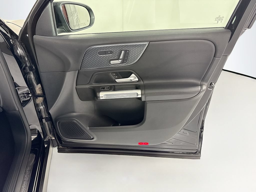 Certified 2025 Mercedes-Benz GLB 250 image 25