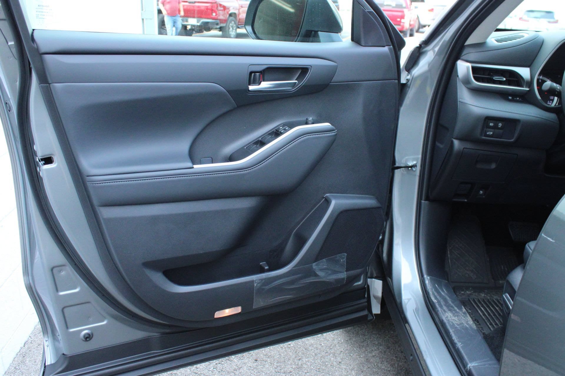 New 2026 Toyota Highlander XLE AWD/4WD image 14