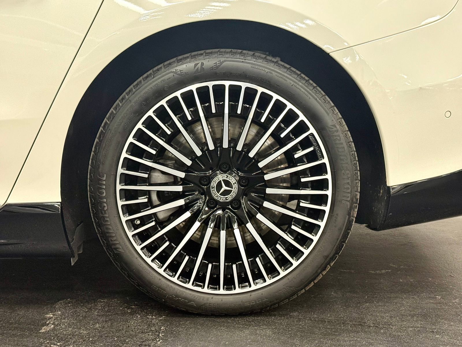 Used 2023 Mercedes-Benz EQS 580 4MATIC Sedan image 17