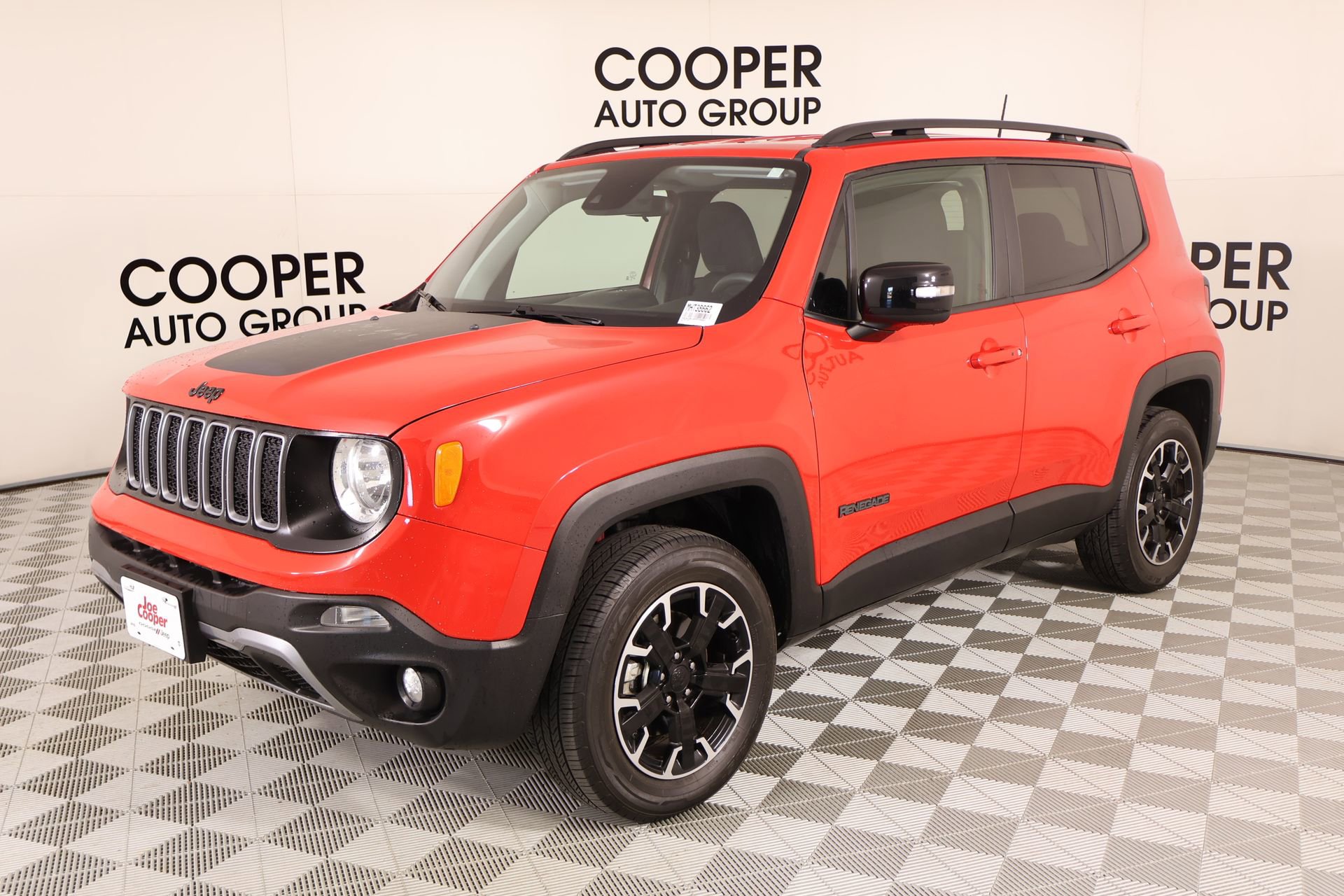Used 2023 Jeep Renegade Latitude AWD/4WD image 11