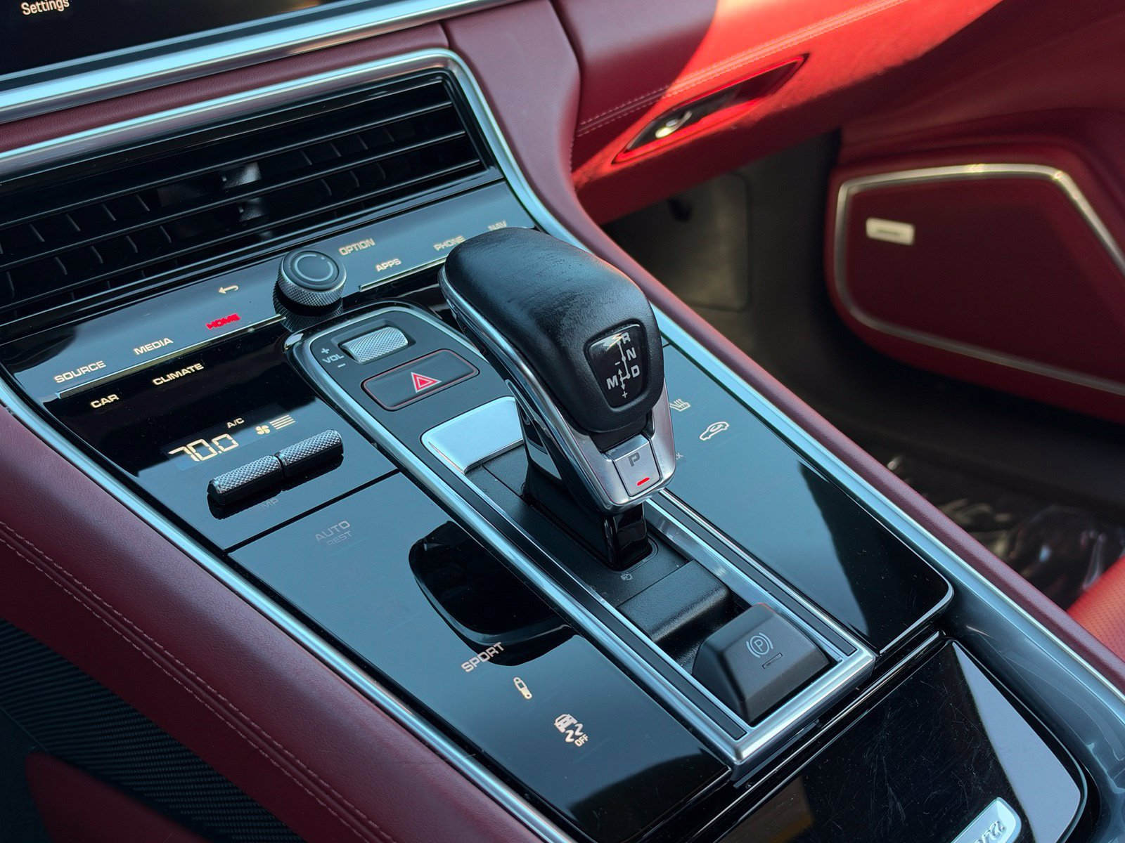 Certified 2023 Porsche Panamera 4 Platinum Edition AWD/4WD image 29
