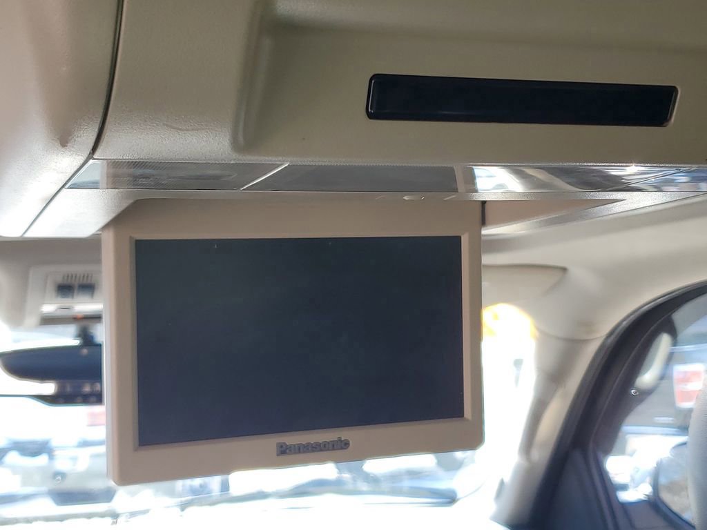 Used 2011 Chevrolet Tahoe LTZ image 12