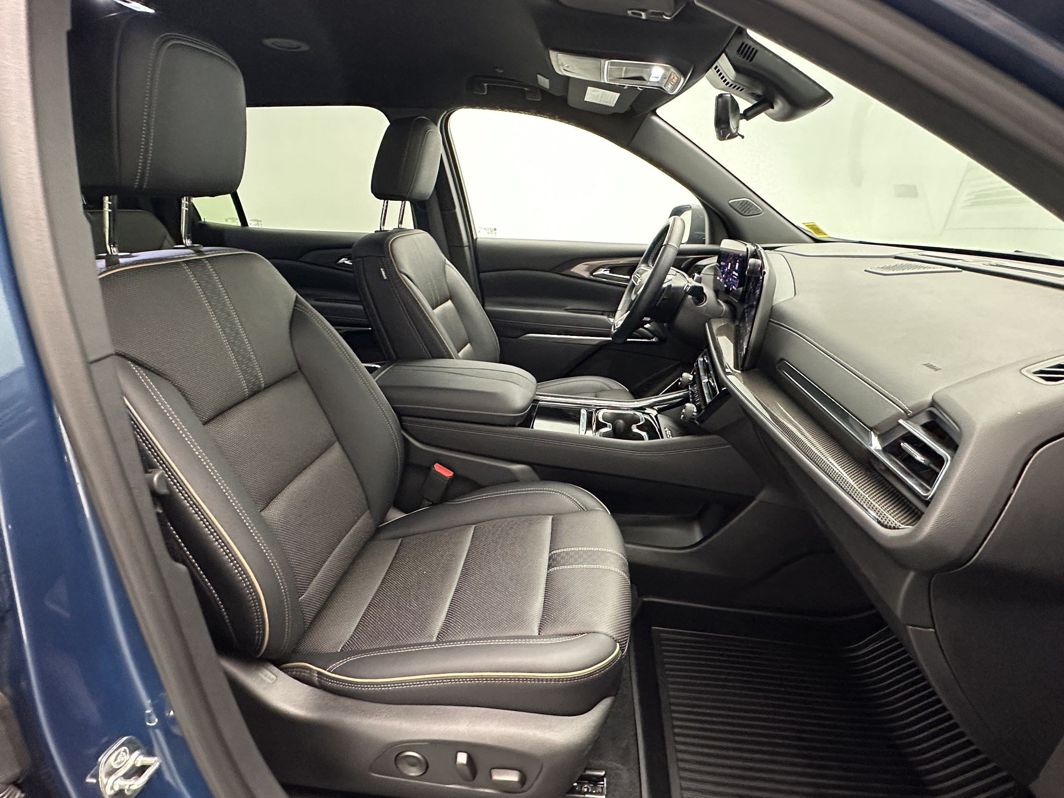 Certified 2026 Chevrolet Traverse High Country w/ LPO, Floor Liner Package AWD/4WD image 28