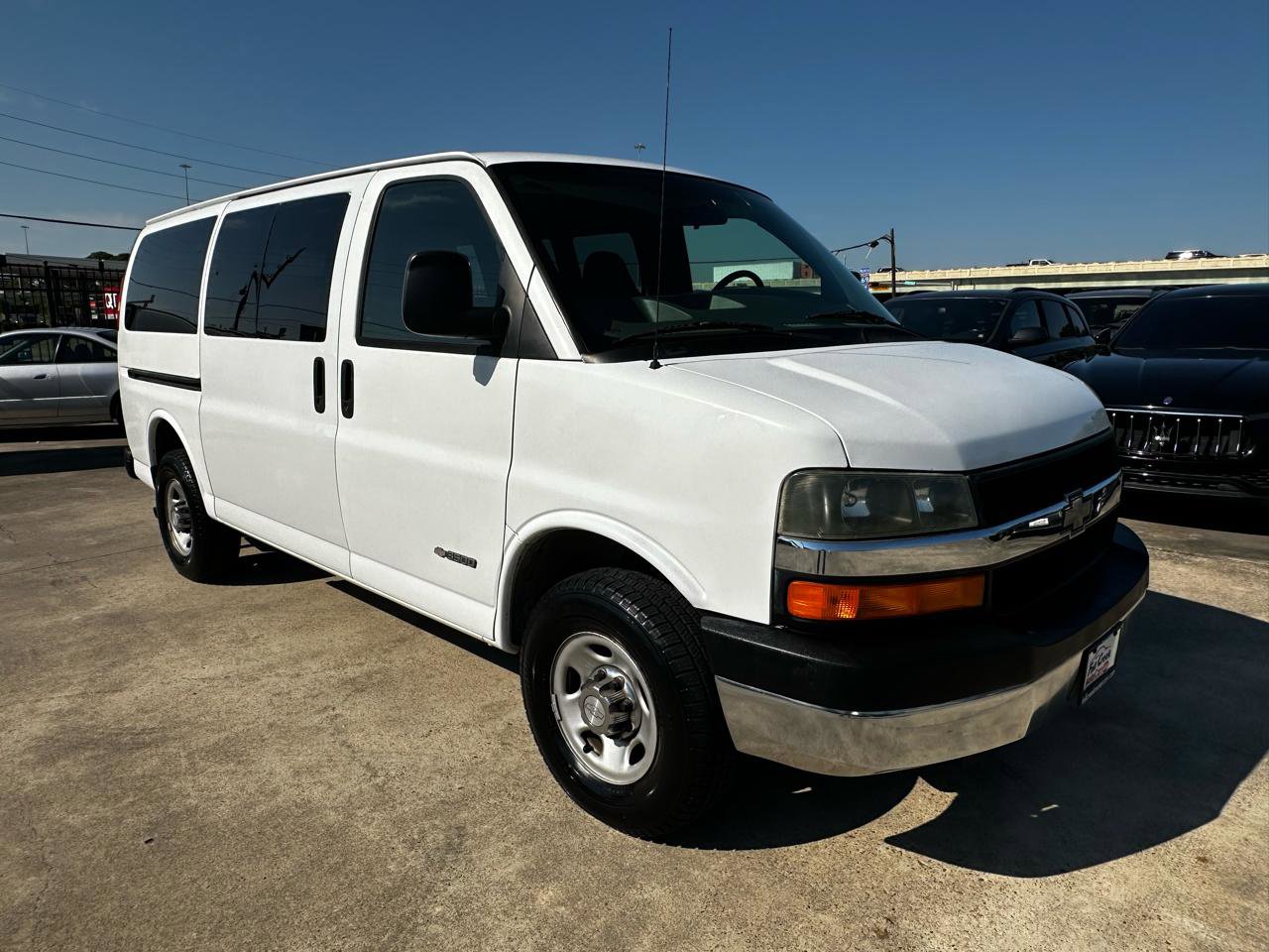 Used 2006 Chevrolet Express 3500 Passenger w/ LT Preferred Equipment Group RWD image 7