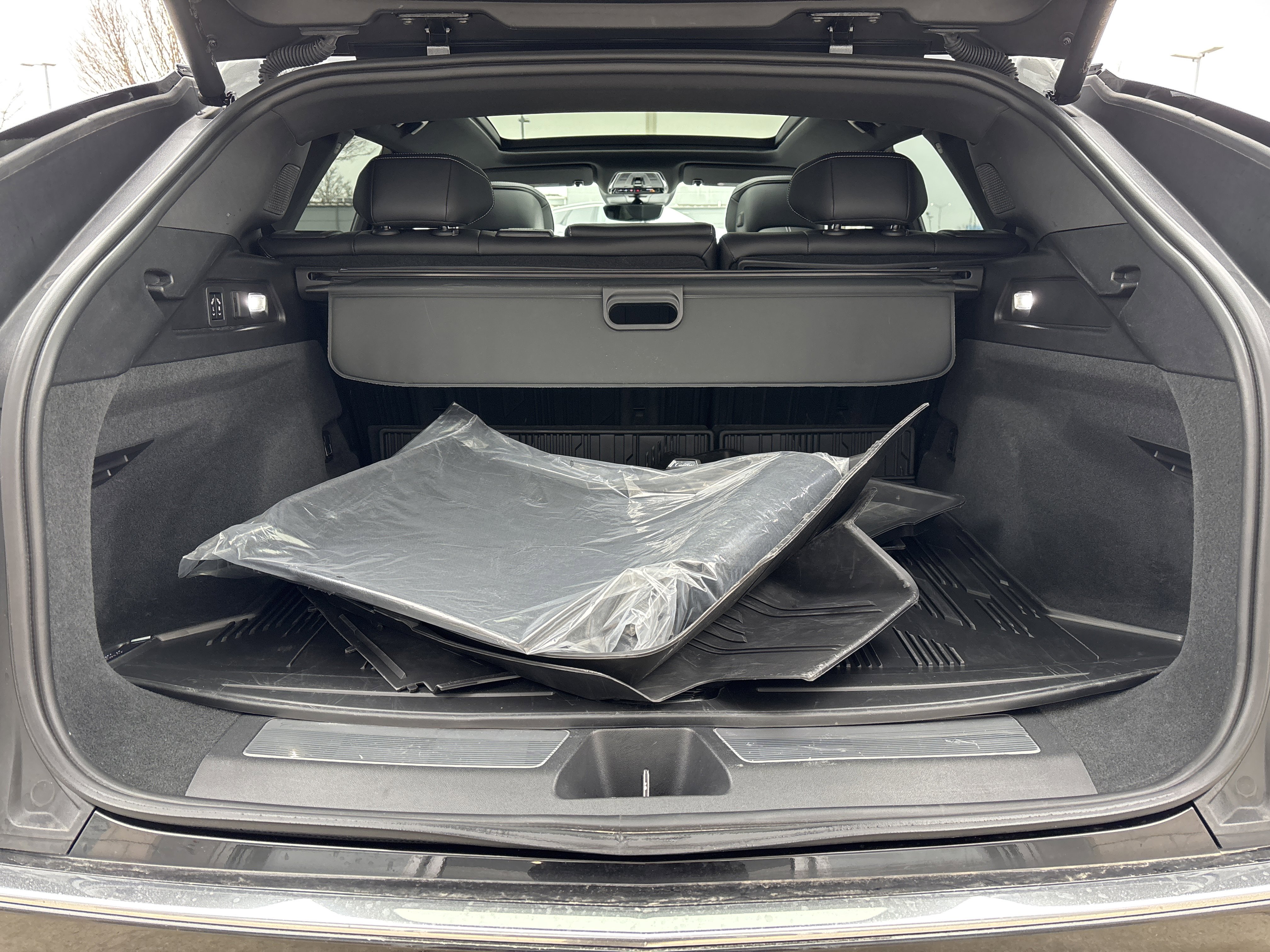 Used 2024 Cadillac Lyriq Luxury w/ LPO, Floor Liner Package image 34