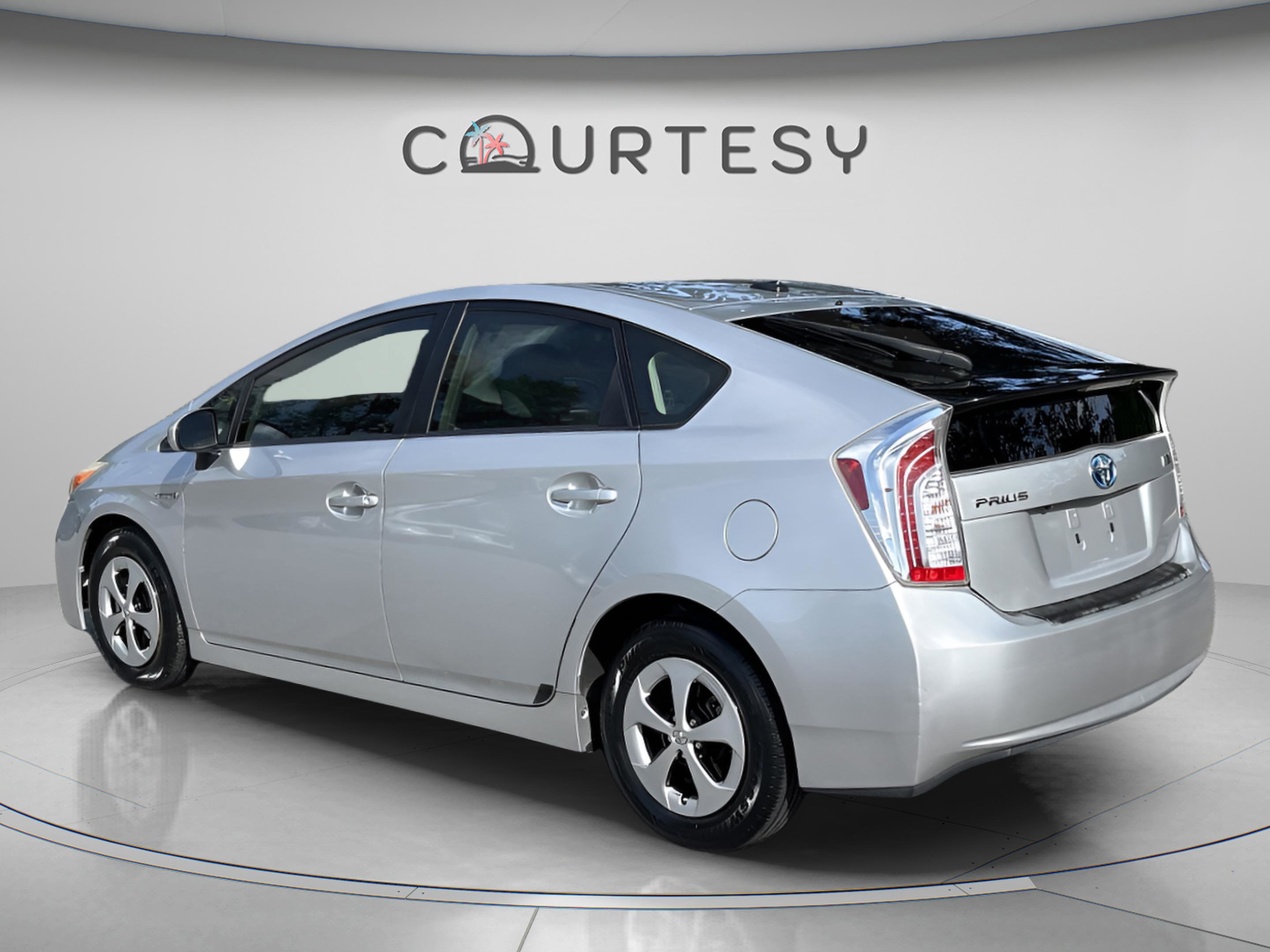 Used 2015 Toyota Prius Three FWD image 5