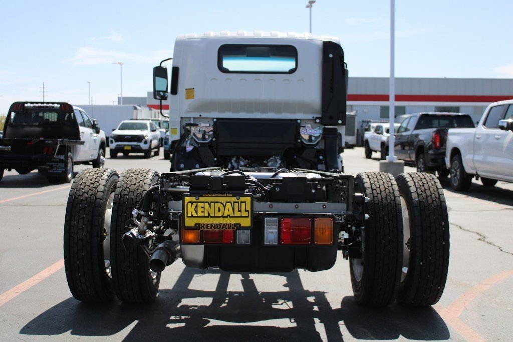 New 2025 Chevrolet Low Cab Forward RWD image 4