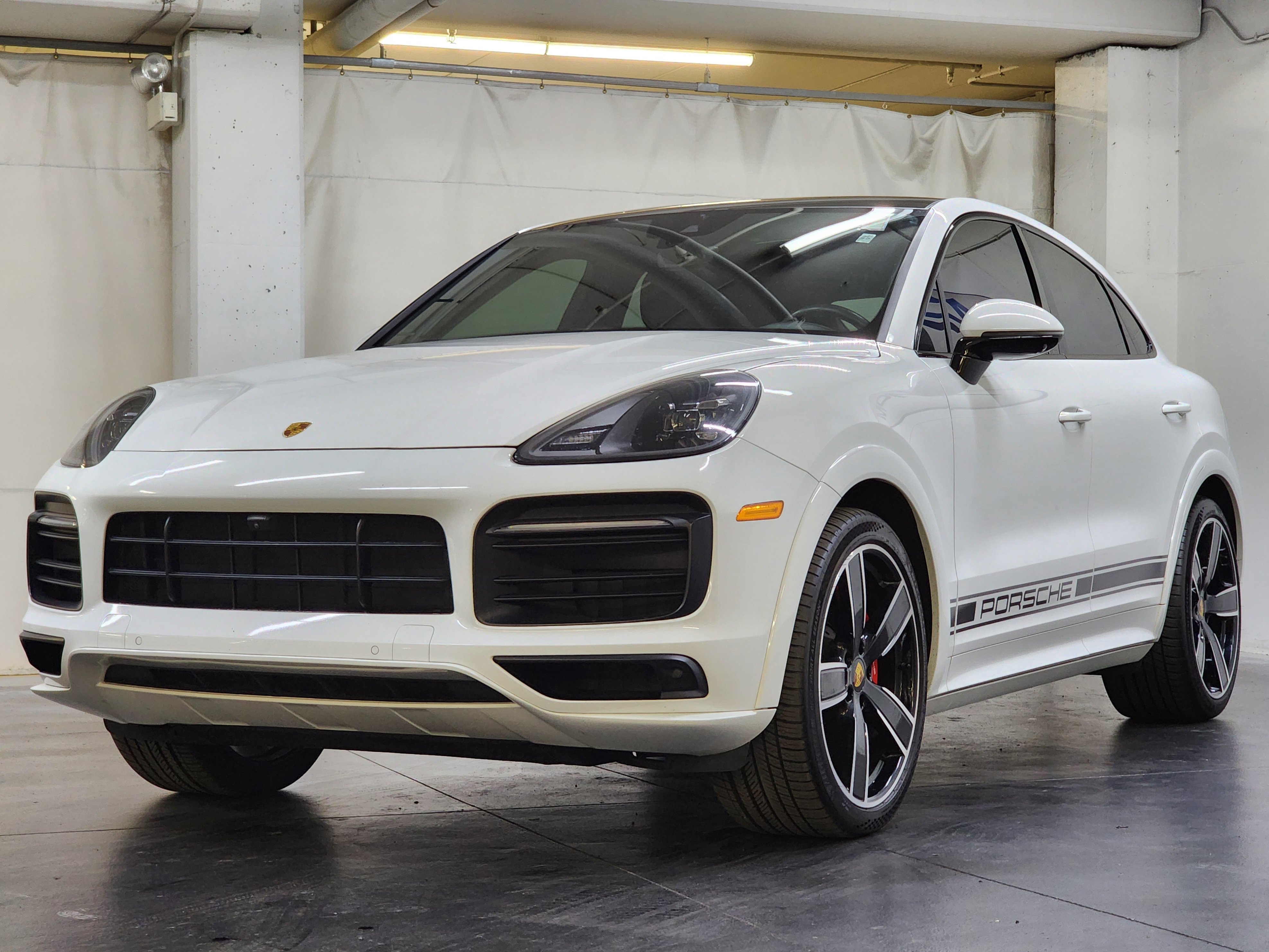 Used 2021 Porsche Cayenne GTS AWD/4WD image 11