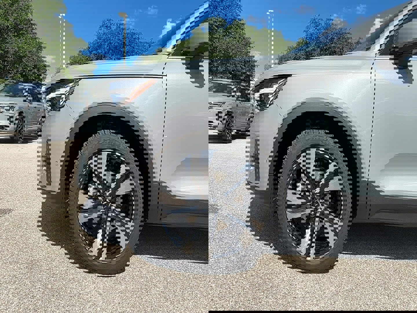 New 2025 Volvo XC40 B5 Ultra w/ Protection Package image 11