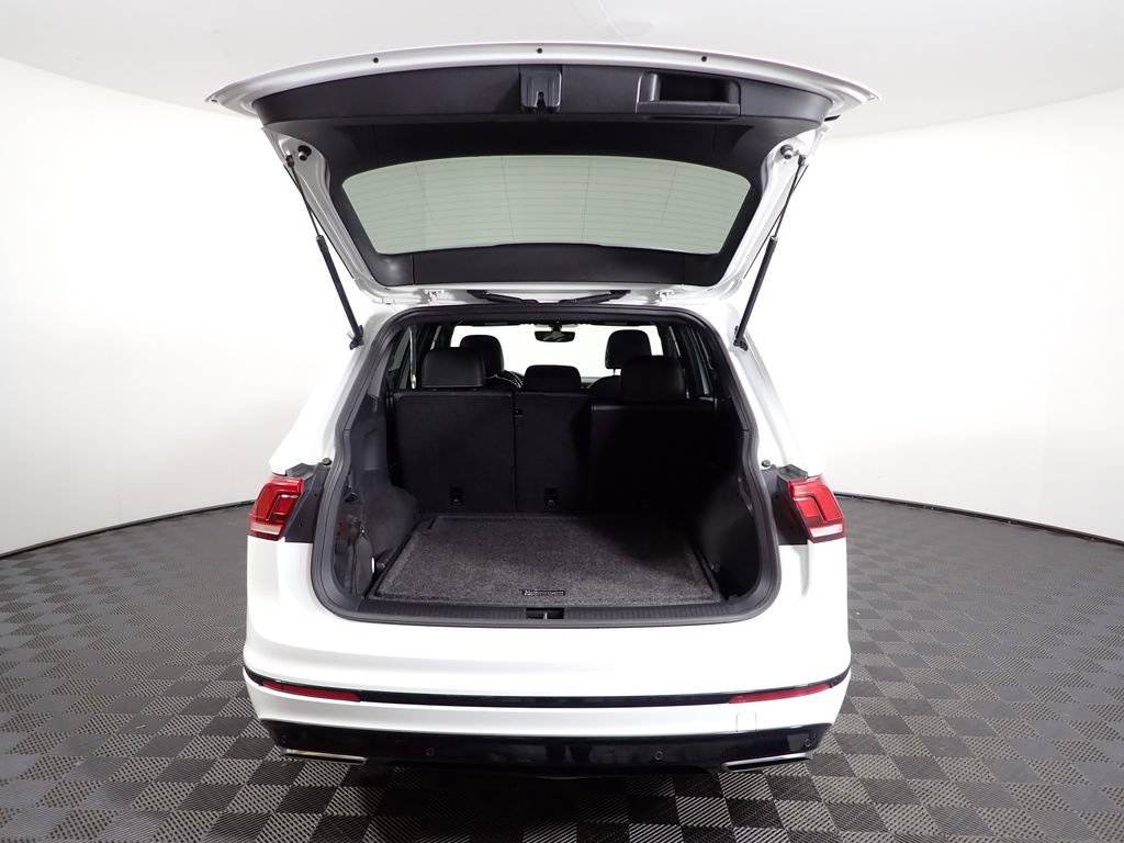 Used 2021 Volkswagen Tiguan SE R-Line AWD/4WD image 16