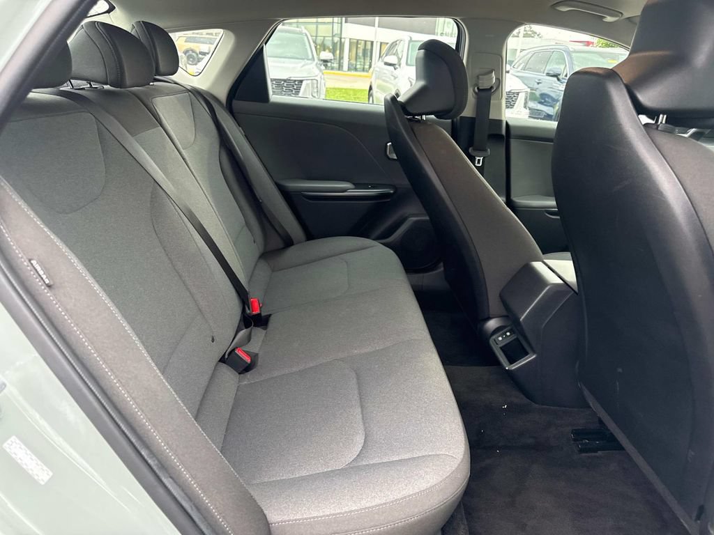 Used 2025 Kia K4 FWD image 13
