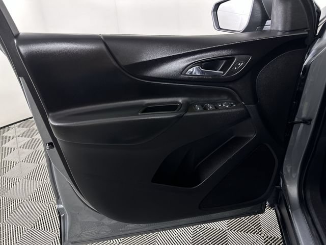 Used 2023 Chevrolet Equinox LT FWD image 23