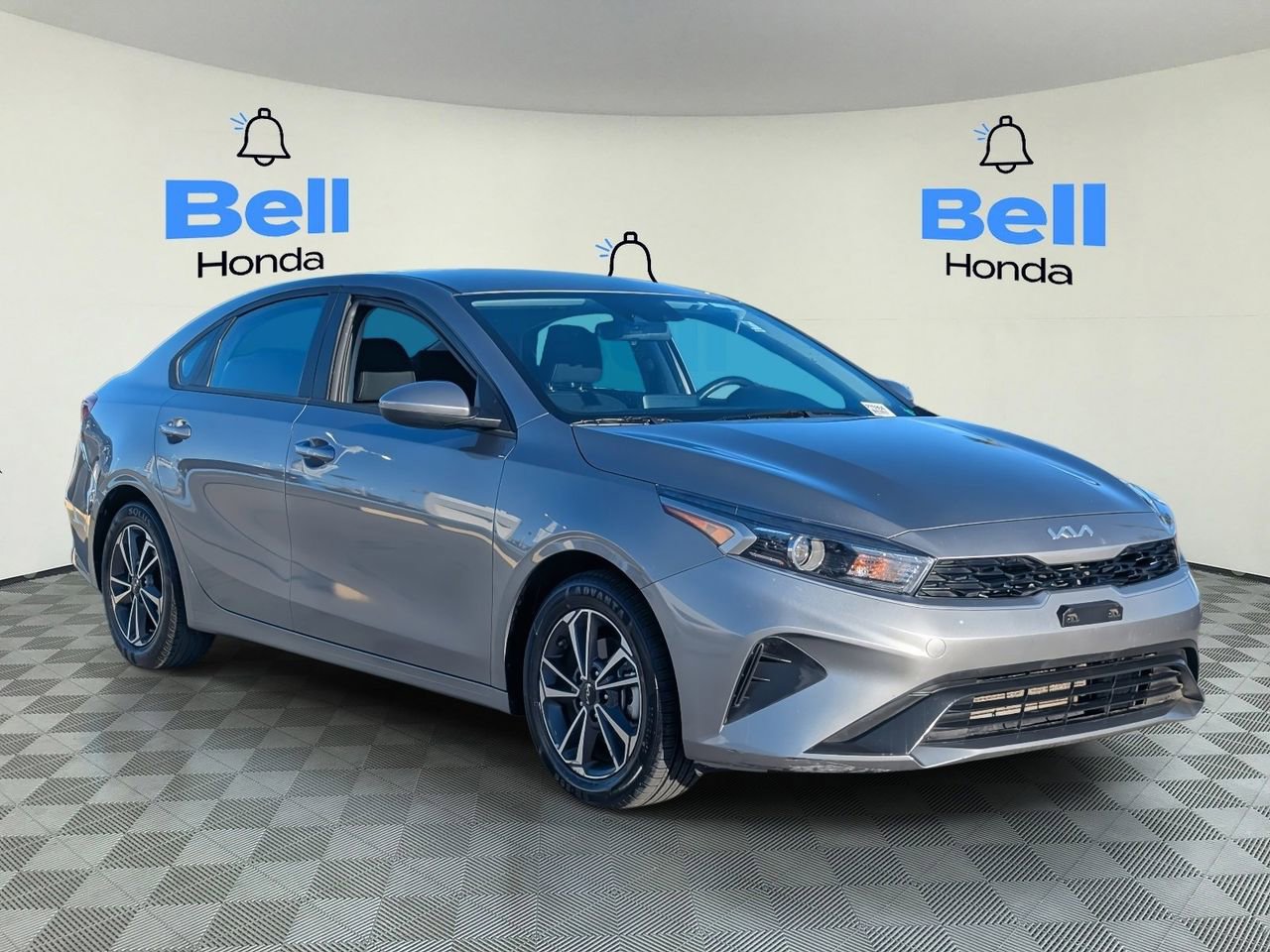 Used 2024 Kia Forte LXS image 6