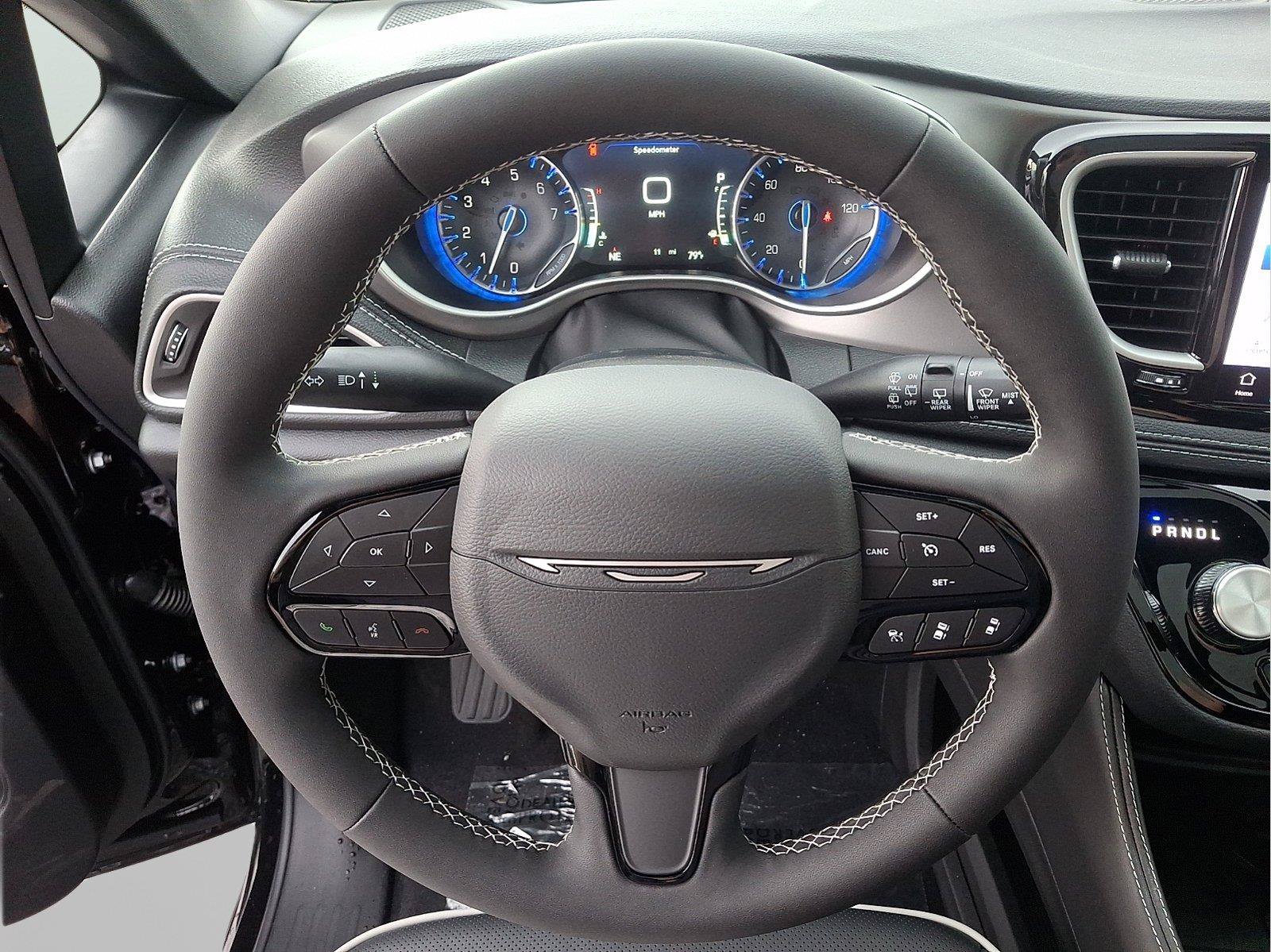 New 2027 Chrysler Pacifica Limited AWD/4WD image 15