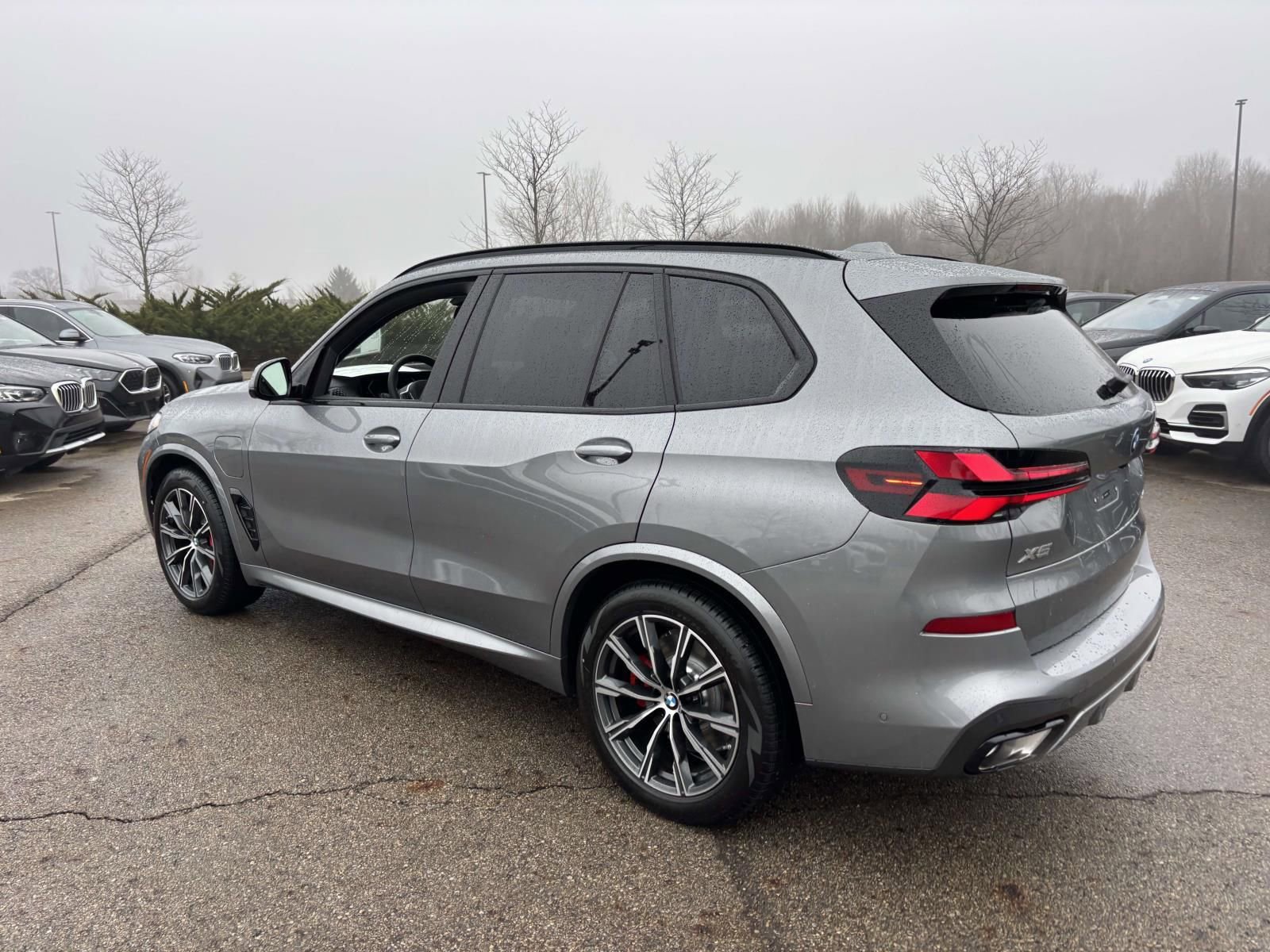 New 2026 BMW X5 xDrive50e w/ M Sport Package AWD/4WD image 5