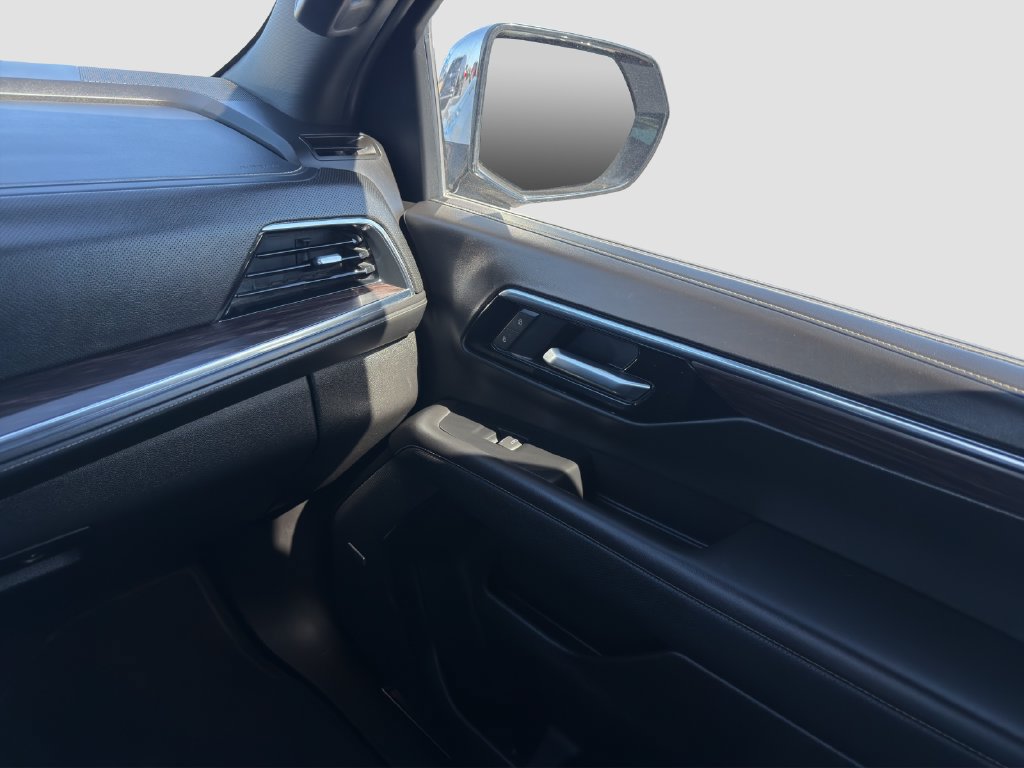 Used 2025 Chevrolet Tahoe Premier AWD/4WD image 26