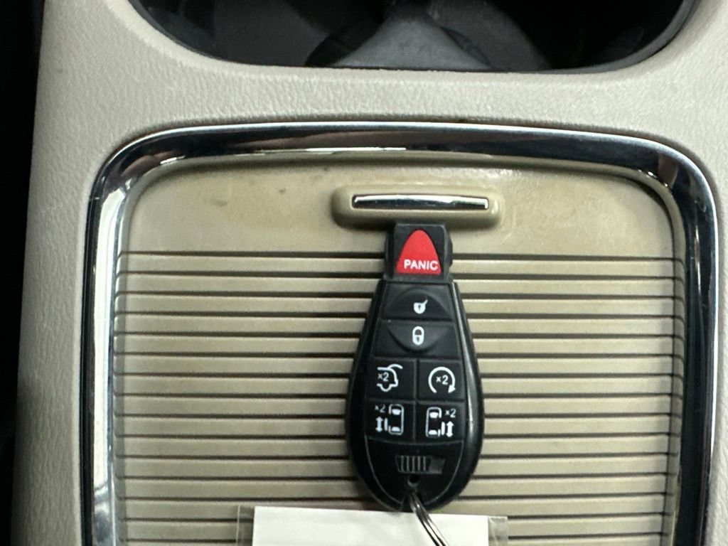 Used 2017 Dodge Grand Caravan SXT FWD image 31