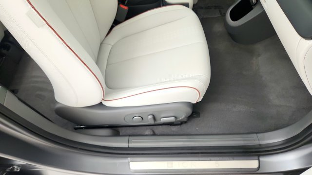 Used 2024 Hyundai Ioniq 5 Limited AWD/4WD image 36