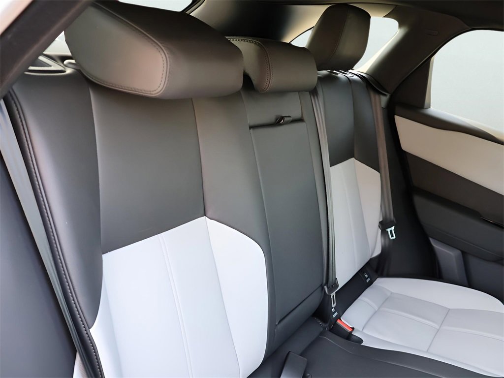 New 2026 Land Rover Range Rover Velar Dynamic SE image 13