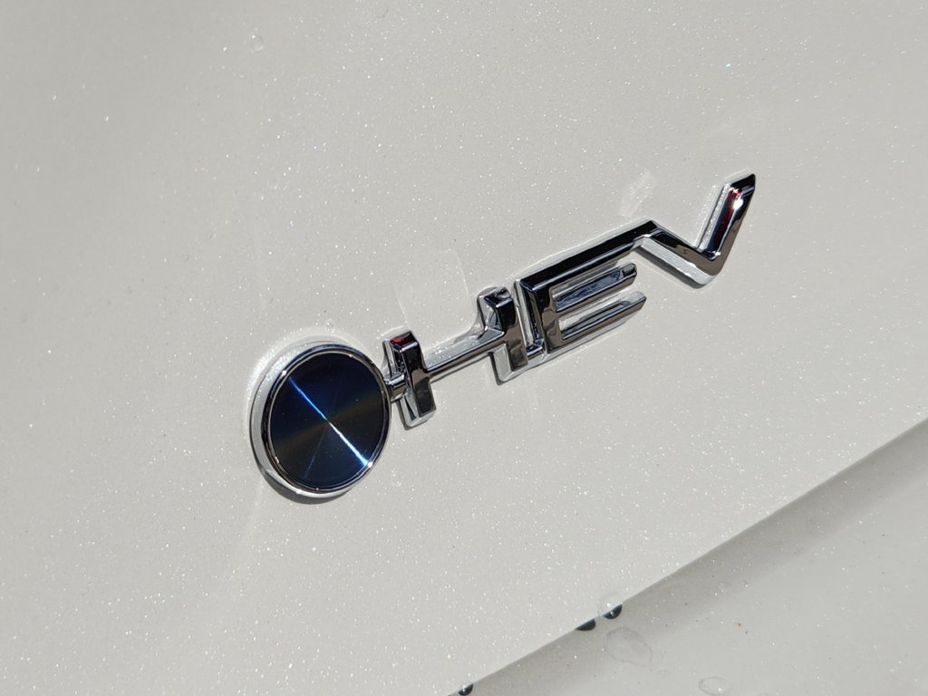 New 2026 Toyota Camry Hybrid FWD image 13