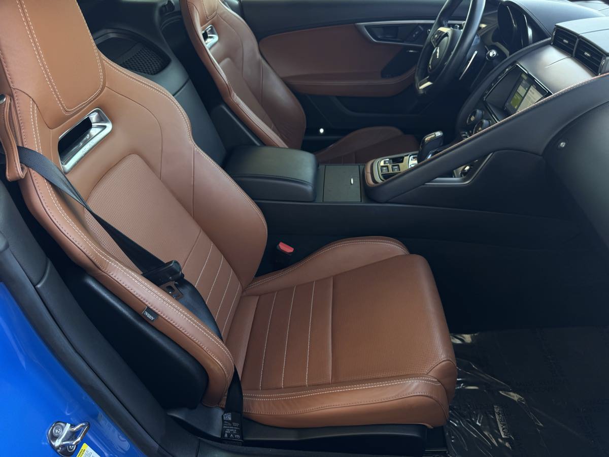 Used 2018 Jaguar F-TYPE Coupe RWD image 18