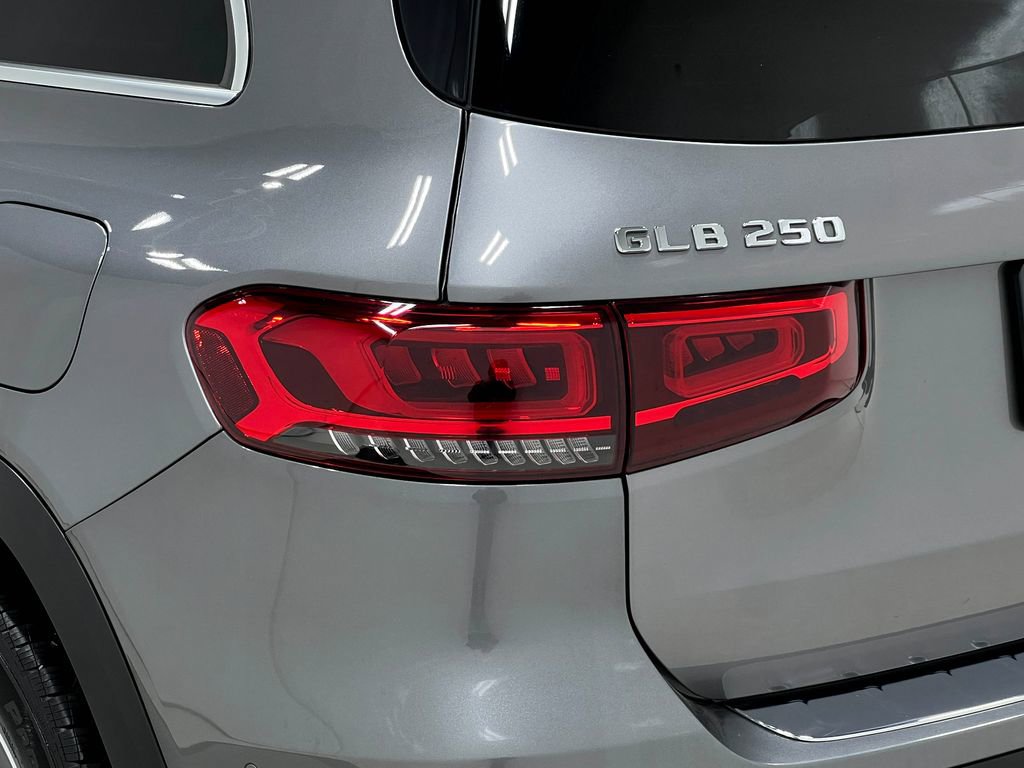 Used 2020 Mercedes-Benz GLB 250 4MATIC image 37