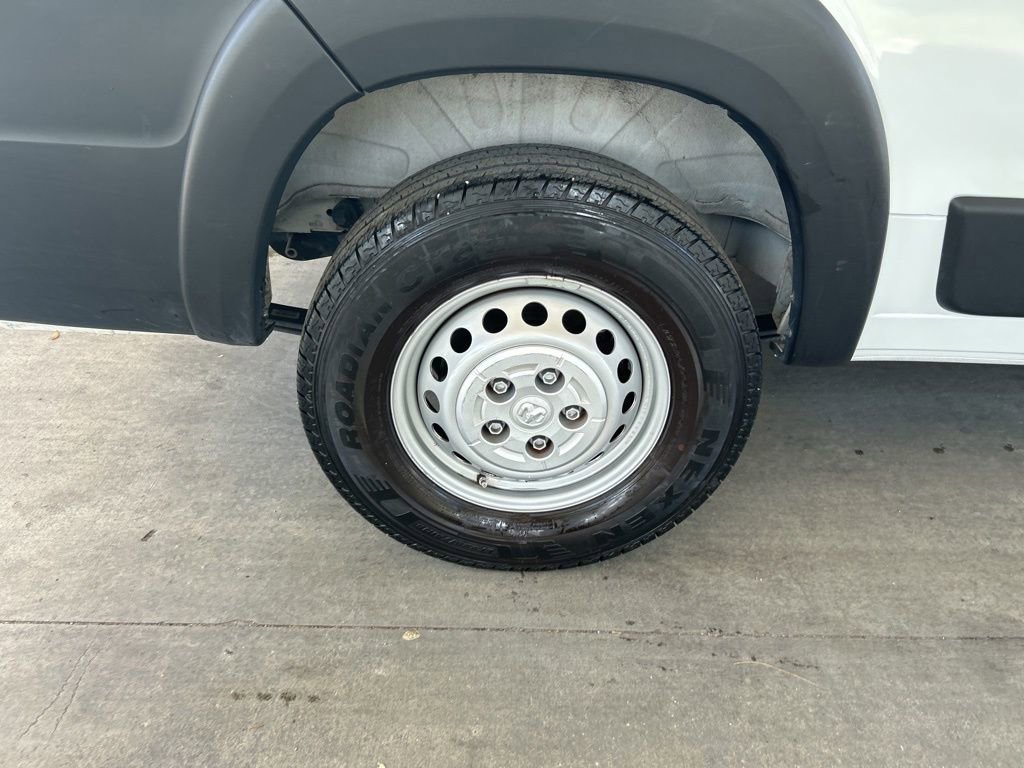 Used 2025 RAM ProMaster 2500 w/ Convenience Group FWD image 18