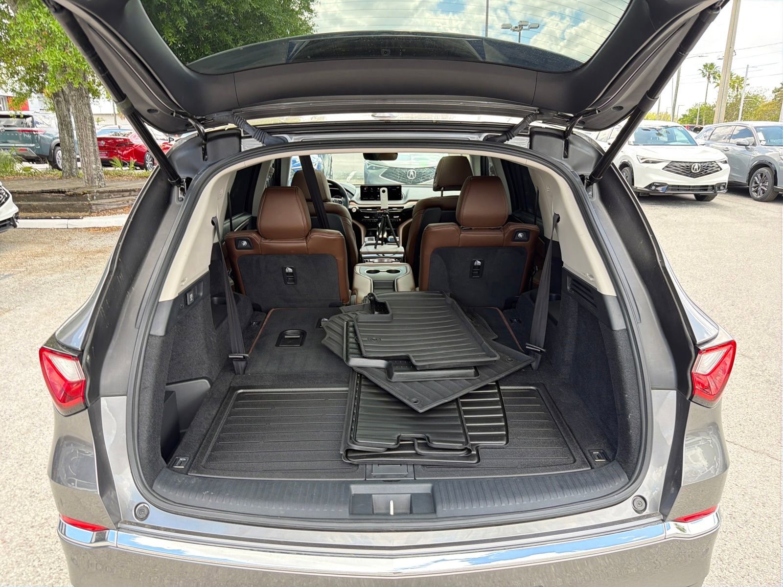 Used 2024 Acura MDX SH-AWD w/ Technology Package image 25