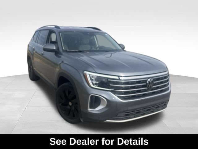 Used 2024 Volkswagen Atlas SE w/ Black Wheel Package FWD image 3