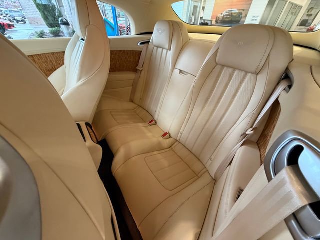 Used 2015 Bentley Continental GT image 31