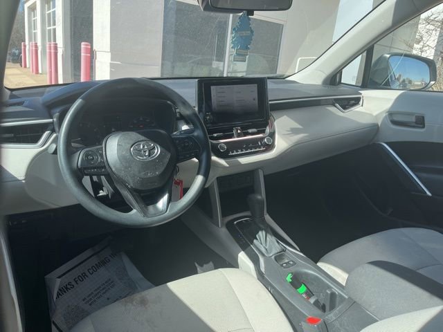 Used 2025 Toyota Corolla Cross L image 11