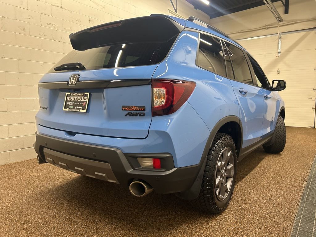 Used 2024 Honda Passport TrailSport image 2