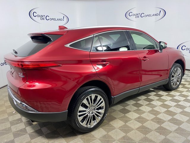 Certified 2022 Toyota Venza XLE image 7