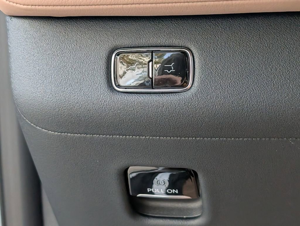 New 2026 Lincoln Navigator L Black Label AWD/4WD image 24