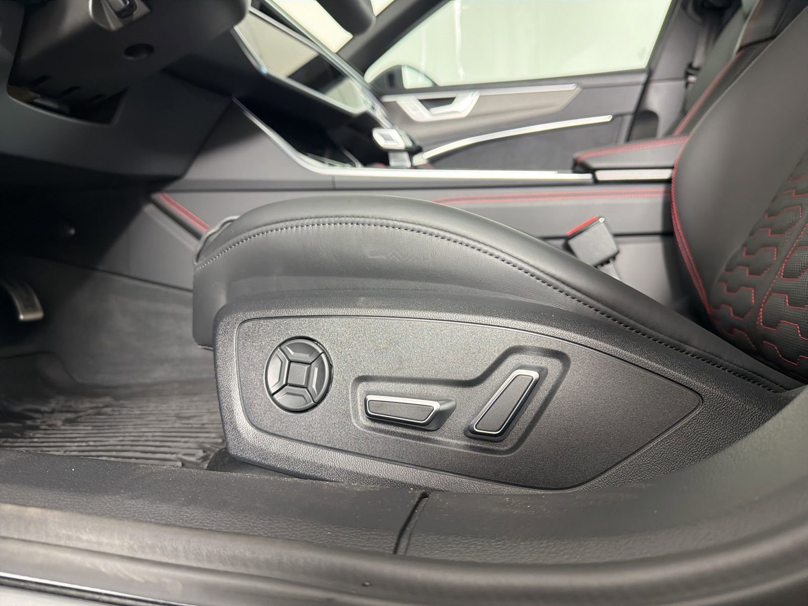 New 2026 Audi RS 6 performance AWD/4WD image 9