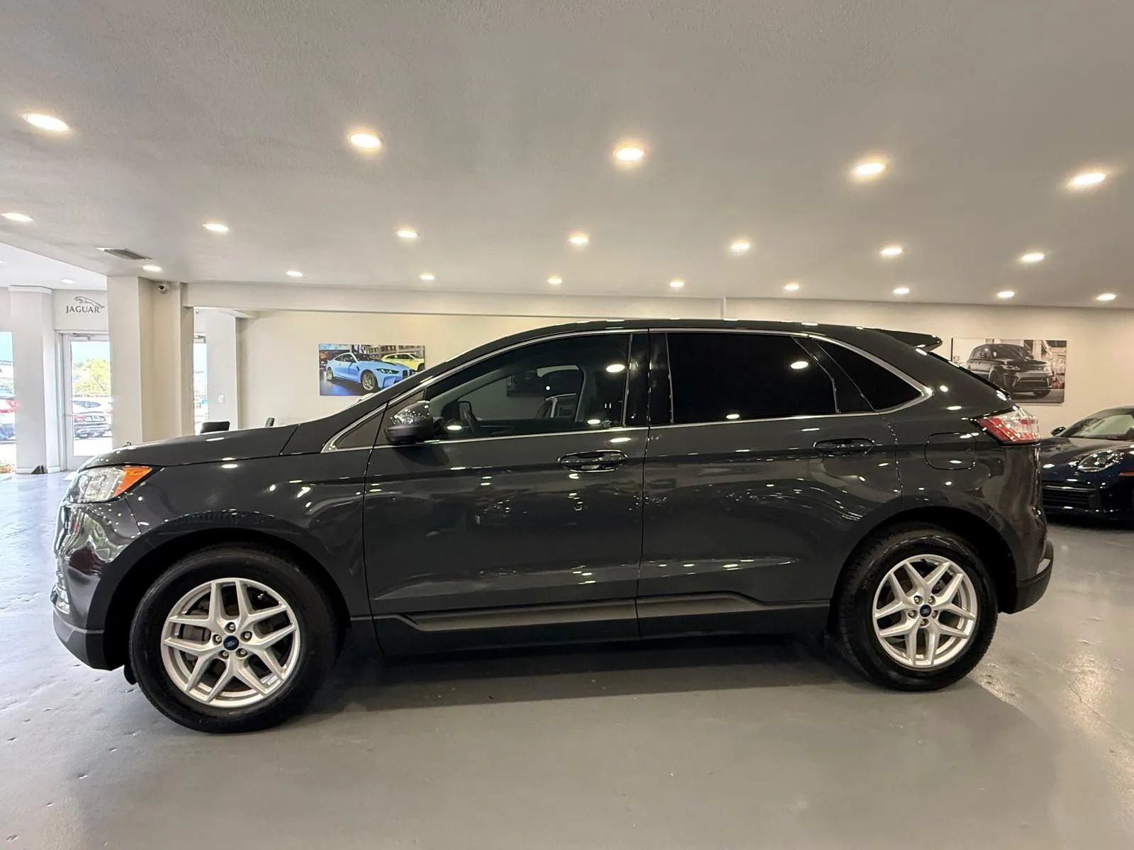 Used 2021 Ford Edge SEL FWD image 4