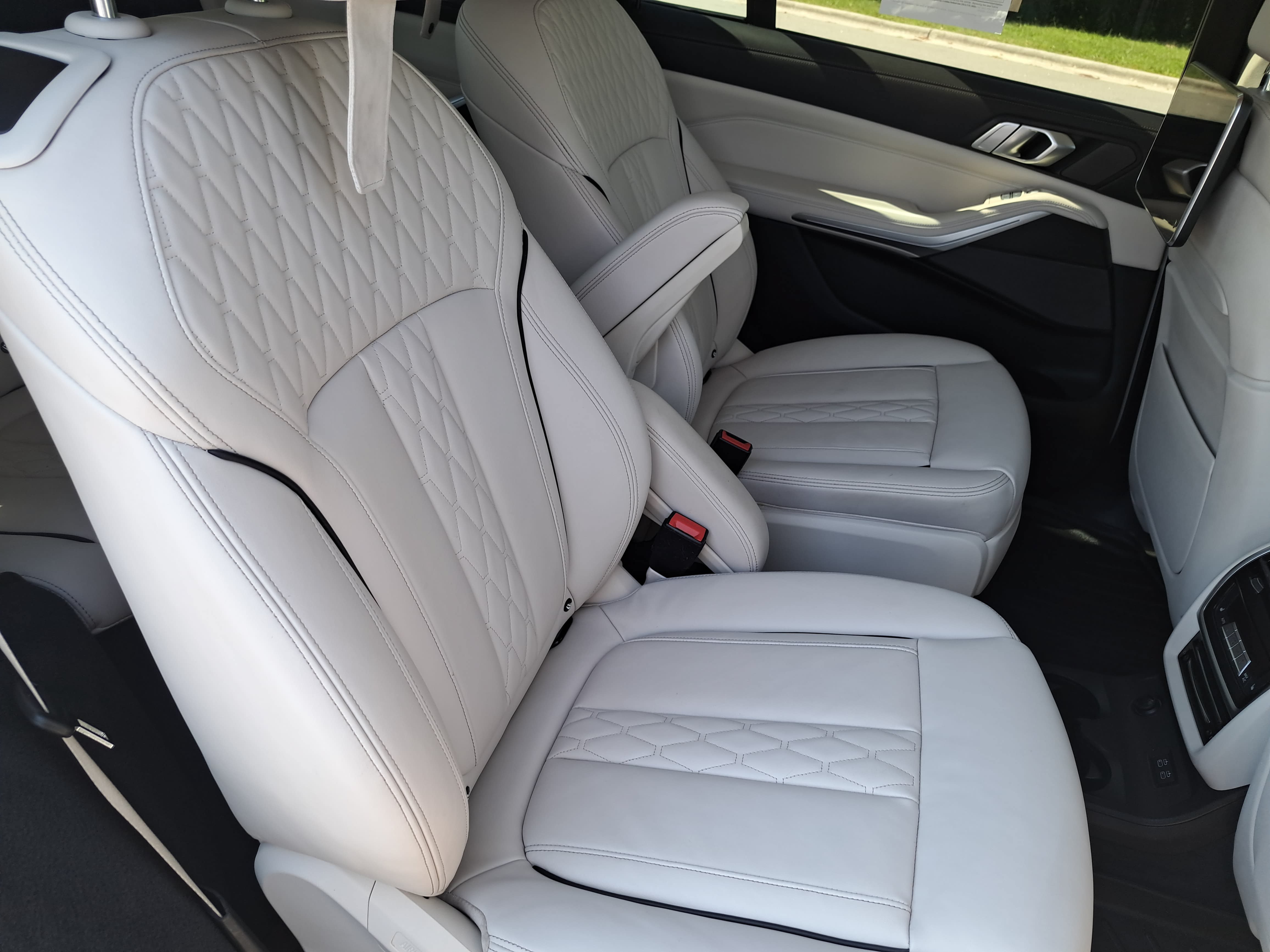 Used 2020 BMW X7 xDrive40i w/ Executive Package AWD/4WD image 12