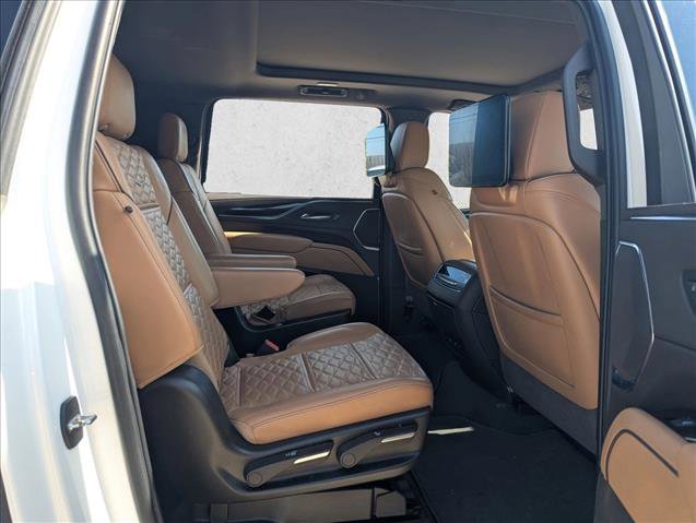 Used 2023 Cadillac Escalade ESV Premium Luxury image 18