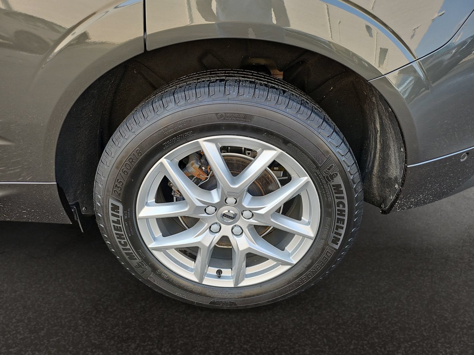 Used 2019 Volvo XC60 T5 Momentum w/ Premium Package FWD image 44
