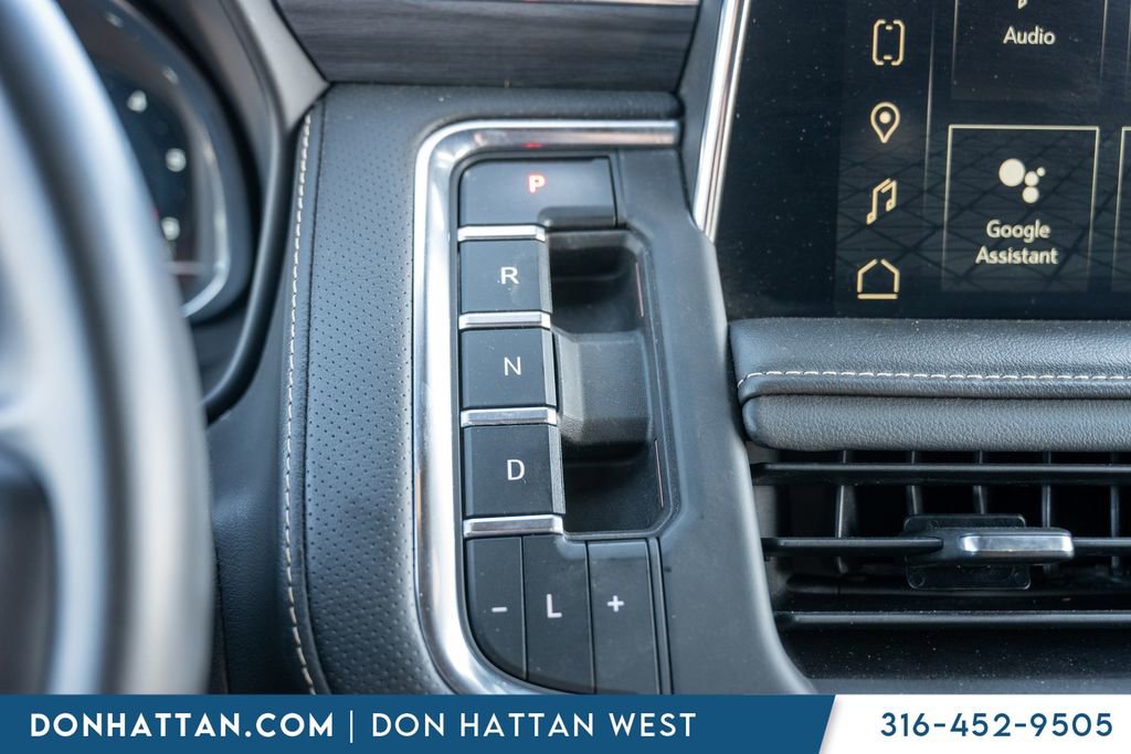 Used 2023 GMC Yukon XL SLT AWD/4WD image 10