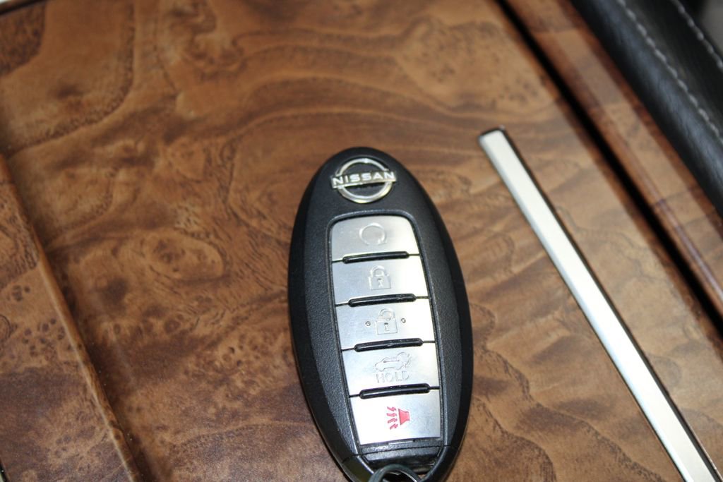 Used 2024 Nissan Armada SL w/ Captain's Chairs Package image 65