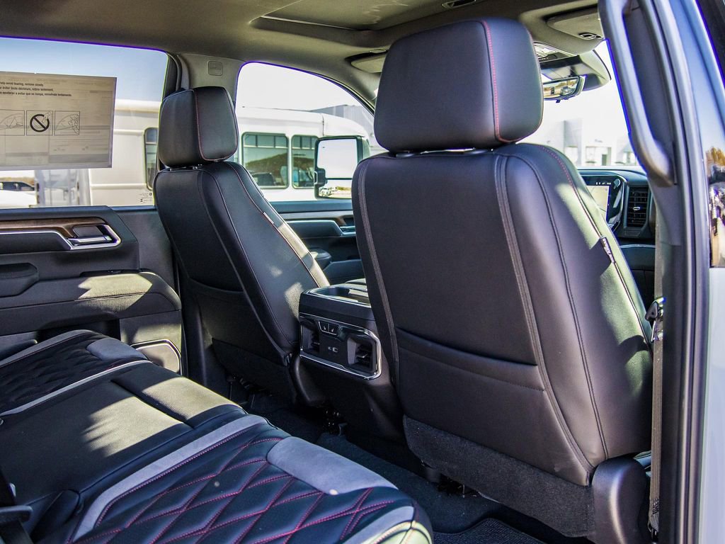 Used 2025 Chevrolet Silverado 3500 High Country w/ High Country Premium Package image 27