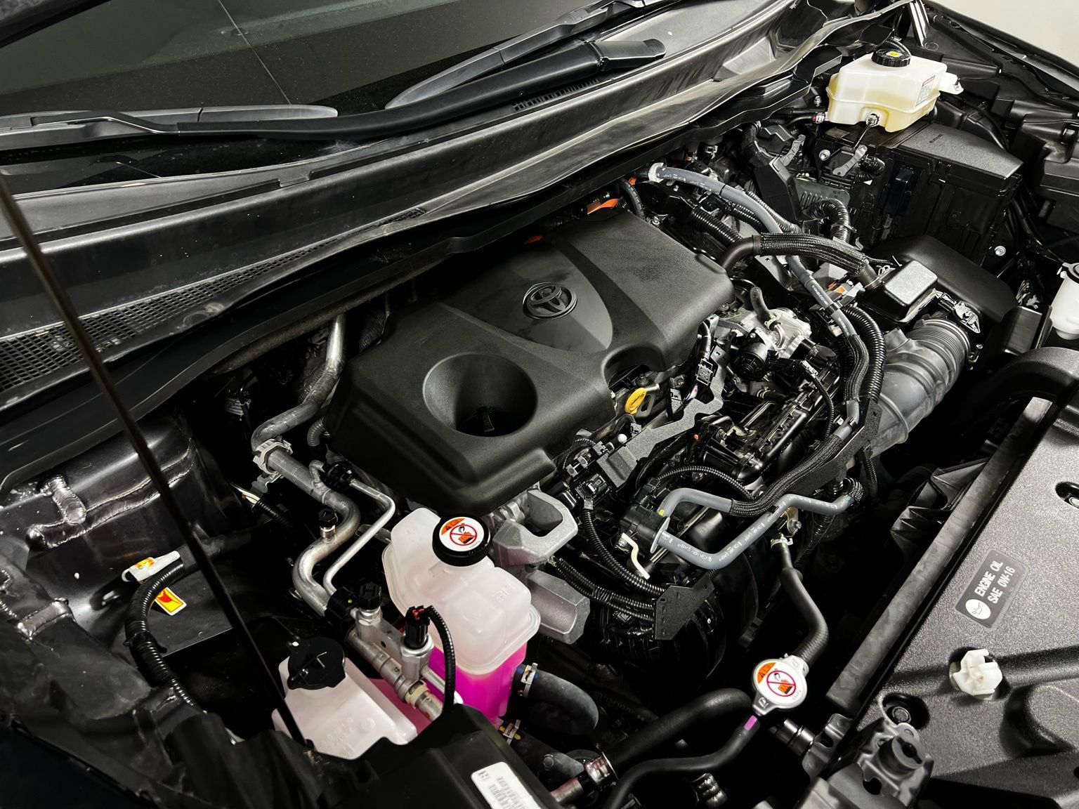 Used 2025 Toyota Sienna XLE w/ XLE Plus Package image 12