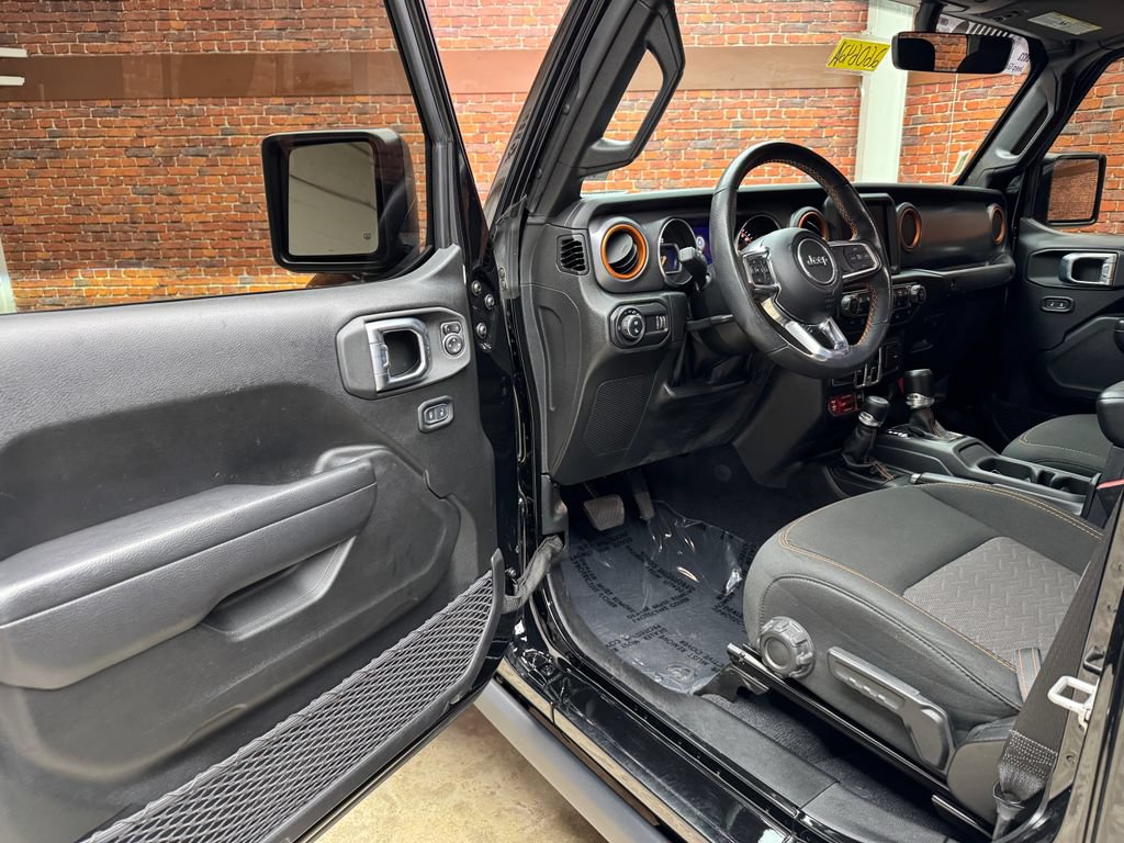 Used 2023 Jeep Gladiator Mojave w/ Cold Weather Group AWD/4WD image 9