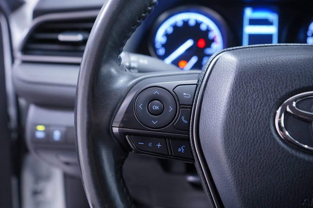 Used 2024 Toyota Camry SE image 18