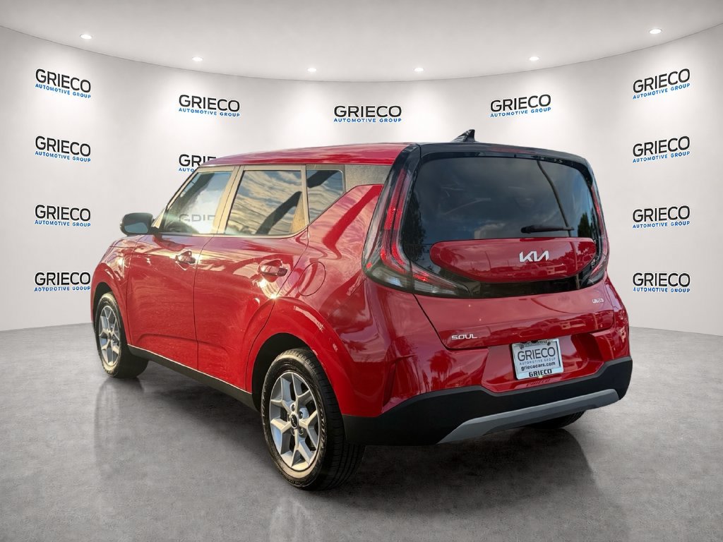 Used 2024 Kia Soul LX w/ Option Group 015 FWD image 5